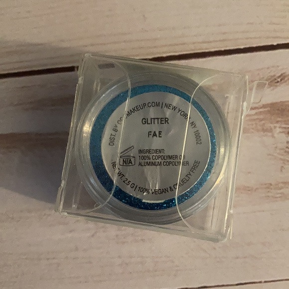 Obsessive compulsive cosmetics glitter - Picture 2 of 2